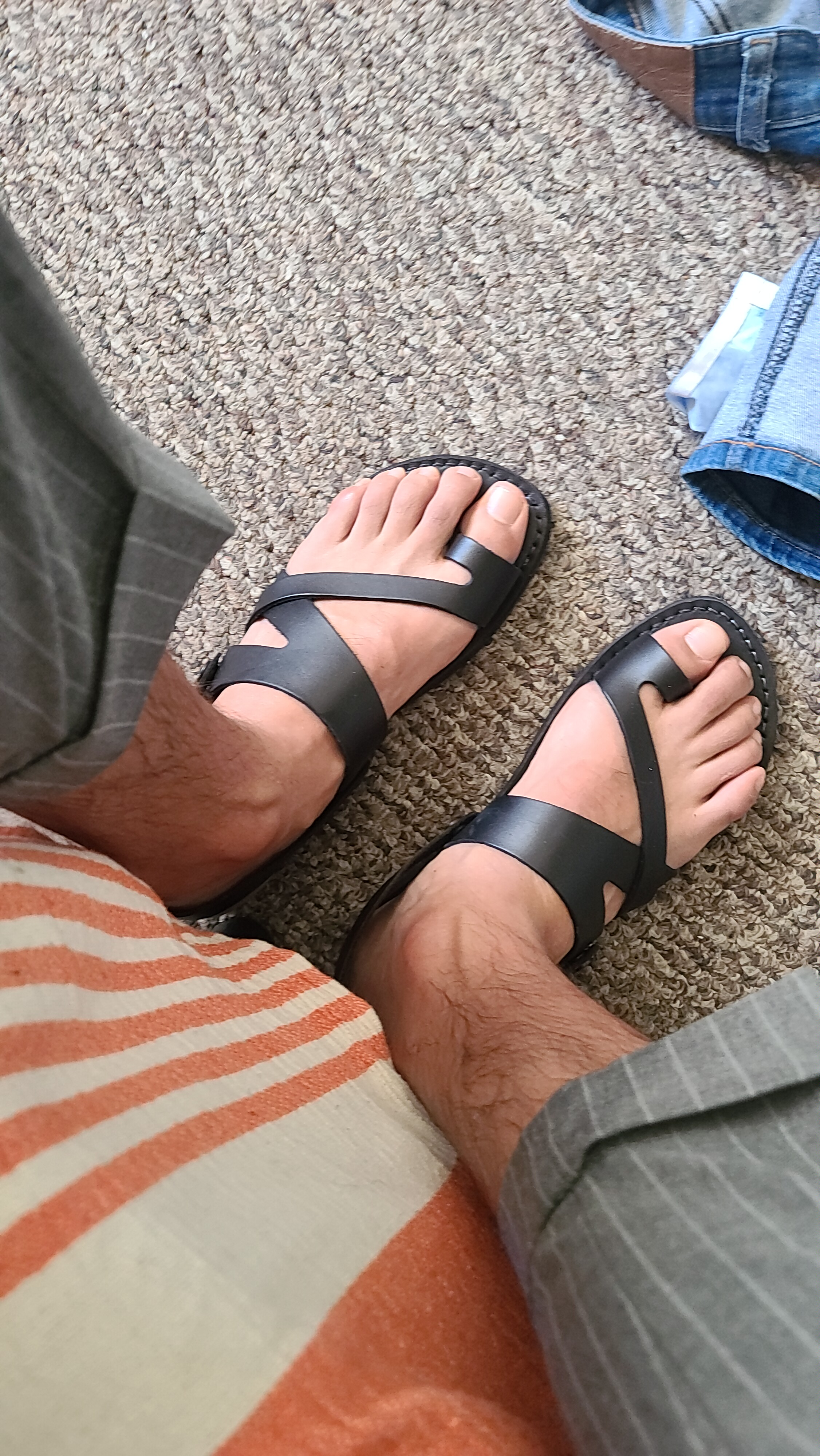 Benjamin | Black Leather Toe Loo[ Sandal