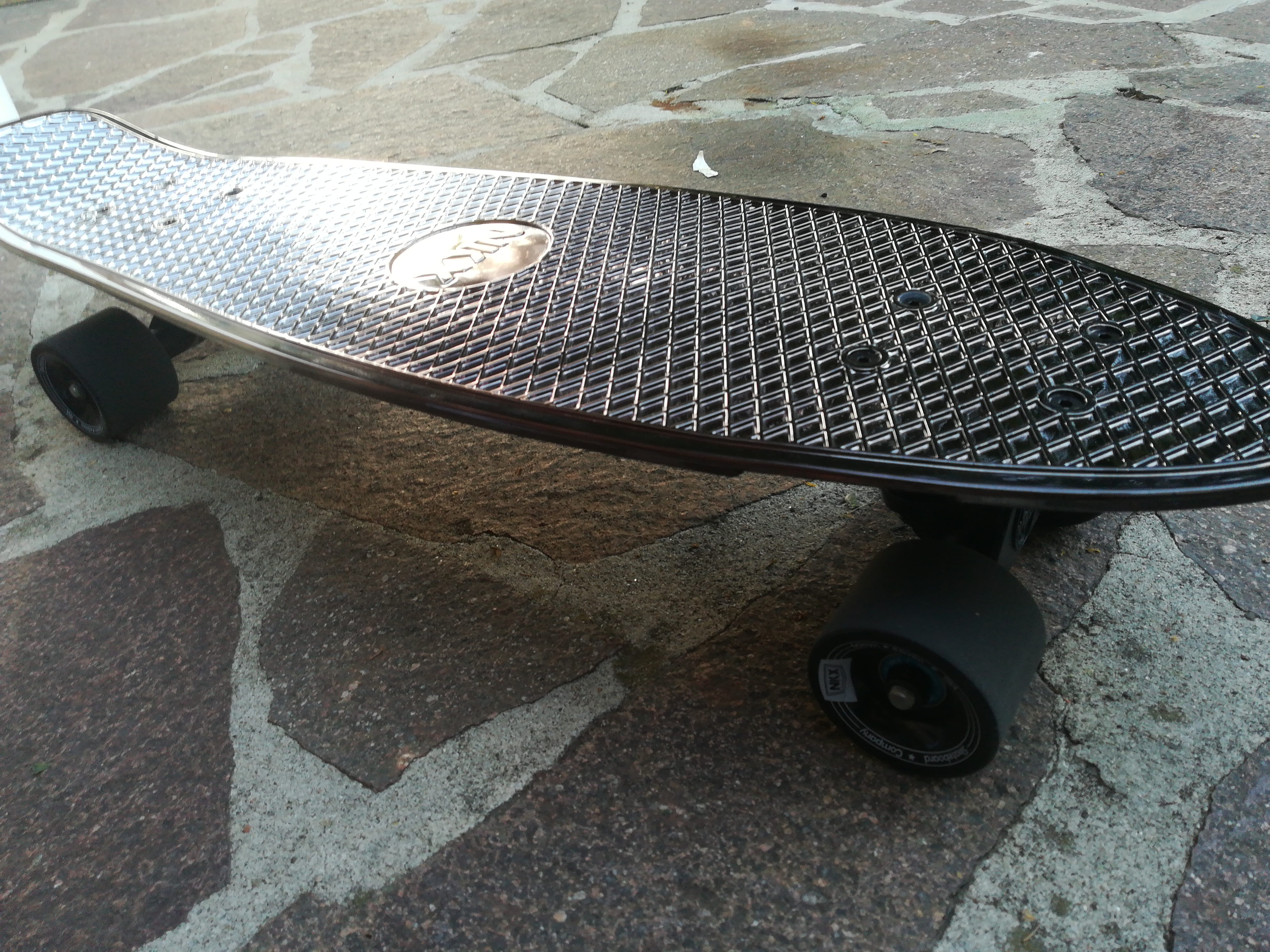 NKX Deluxe Skateboard 27