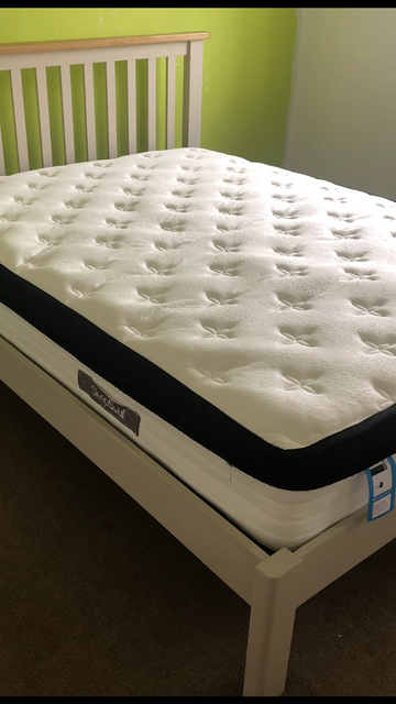 A customer photo for SleepSoul Cloud 800 Pocket Memory Mattress - Great mattress at a very competitive price comfy without being too soft or too h. Author: Deborah Warman. Dated: 2020-09-25
