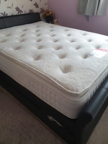 A customer photo for Spring King® Sanctuary Spa 2000 Pillow Top Mattress - Beautiful mattress medium i'm so happy I decided to buy this its amazing. Author: Gail. Dated: 2021-07-06