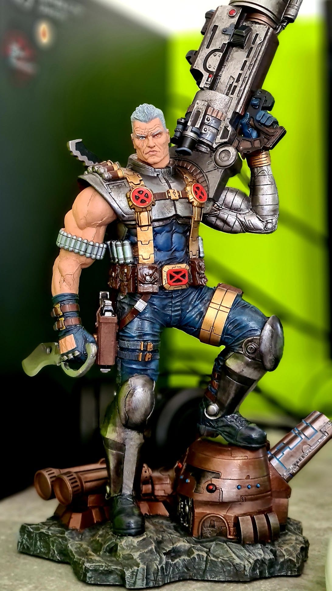 MARVEL- Premier Collection - Cable Statue - 35cm : ShopForGeek.com