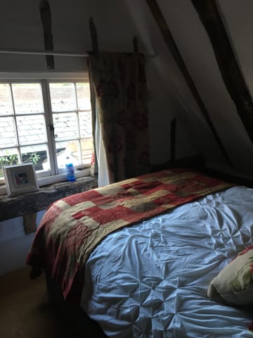 A customer photo for Spring King Grand Ortho 2000 Mattress + Premium Divan Bed - Excellent service and excellent bed!. Author: Jane  Foulis. Dated: 2021-11-08