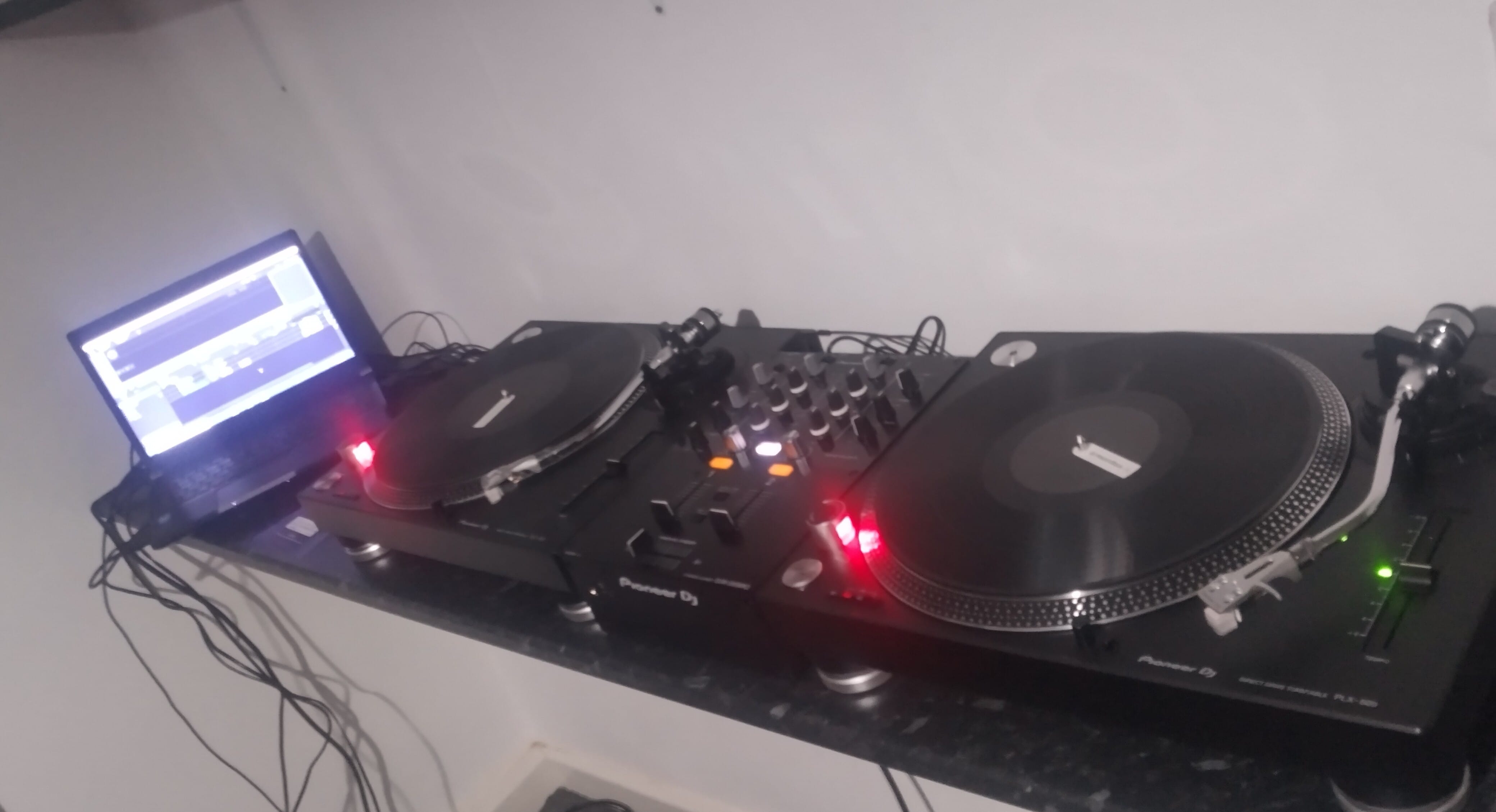 Pioneer DJ PLX-500 & DJM-250MK2 Package
