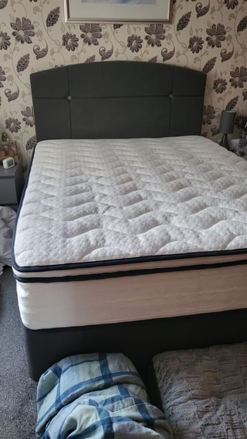 A customer photo for SleepSoul Space 2000 Pocket Memory Pillow Top Mattress - So far so good. Its very high. Had to buy 40cm sheets. The mattress itself is qu. Author: Lisa Jackson. Dated: 2022-05-30
