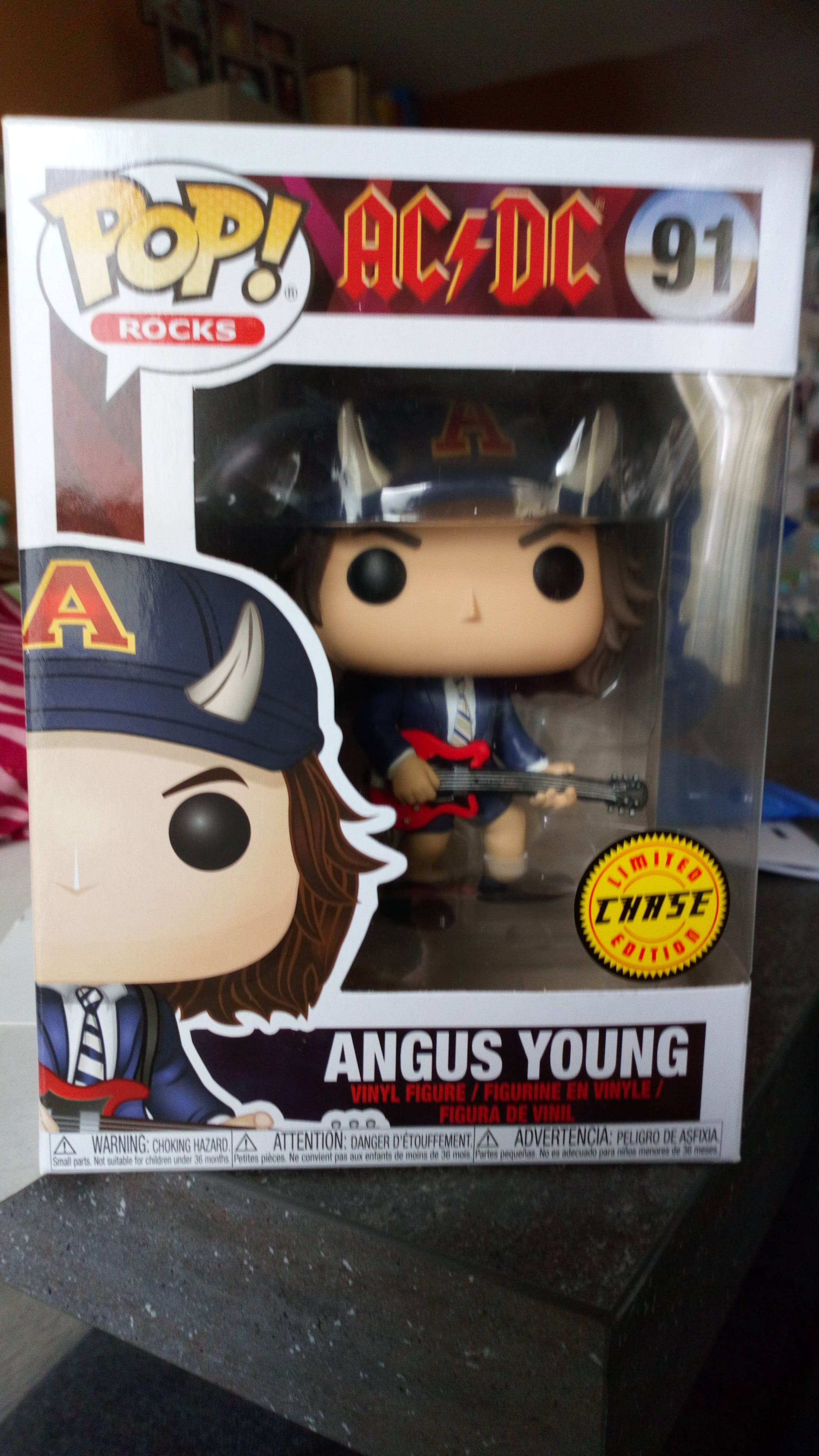 AC/DC POP N° 91 Angus Young w/CHASE Bobble