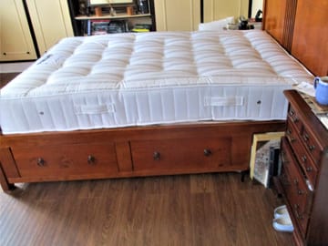 A customer photo for Sleepeezee Diamond Ortho Mattress - Very comfy mattress as wanted a fairly firm one but not rock hard. I know it won. Author: Val. Dated: 2022-08-16