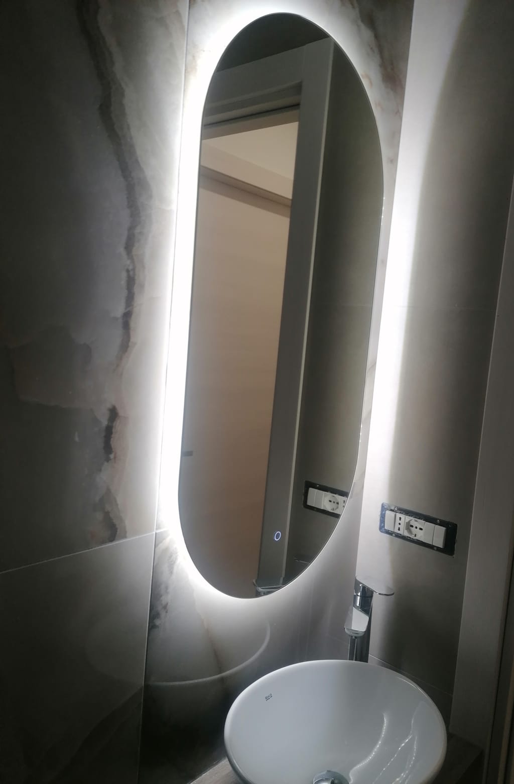 EMKE Specchi Luminosi Per Bagno Retroilluminato A LED, Specchio Dal Design Irregolare Interruttore Touch Antiappannamento 3 Colori Dimmerabile 80982901