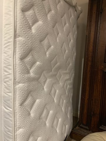 A customer photo for Silentnight 2000 Mirapocket Luxury Mattress - It arrived with manufacturing flaw a crease down the entire middle or else it wa. Author: Sarah K Stanley. Dated: 2023-12-20