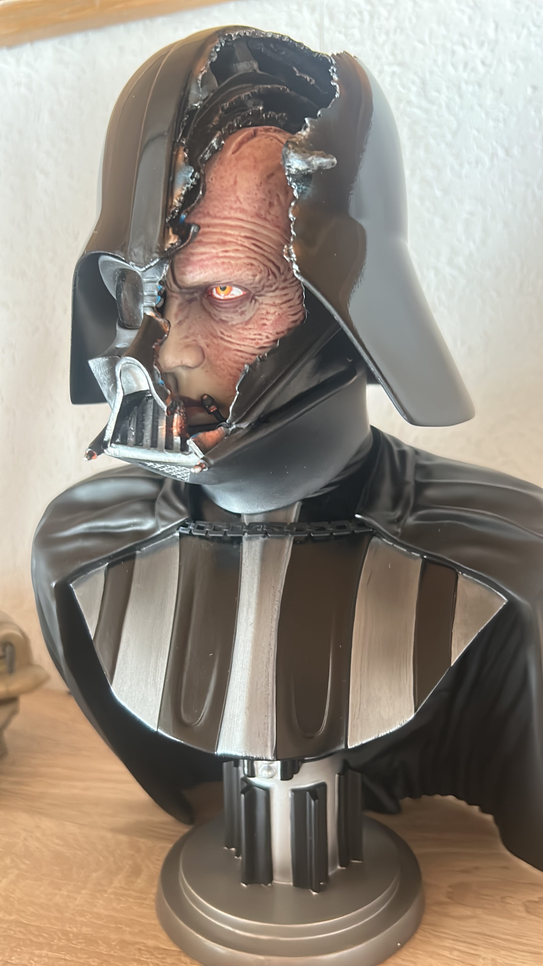 OBI-WAN KENOBI -Darth Vader (Damaged Helmet) -Buste Legends in 3D