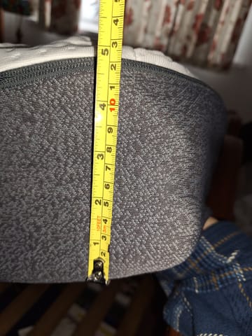 A customer photo for Emma® Premium Memory Hybrid Mattress - The mattress although comfortable does not fully expand to the required thicknes. Author: Anett Boldizsar-tripp. Dated: 2024-03-23