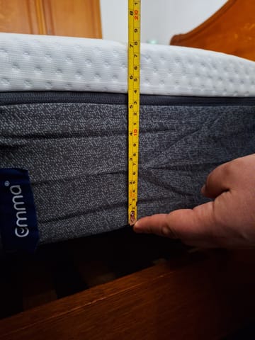A customer photo for Emma® Premium Memory Hybrid Mattress - The mattress although comfortable does not fully expand to the required thicknes. Author: Anett Boldizsar-tripp. Dated: 2024-03-23