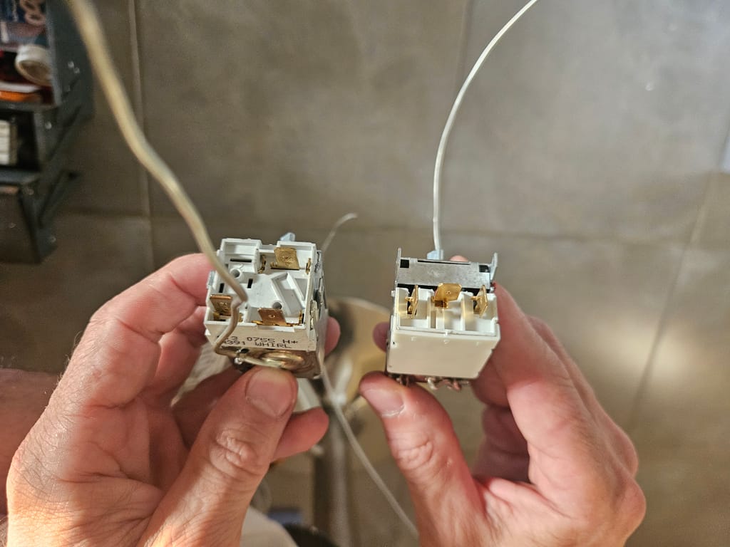Thermostat Whirlpool K59L1102 VT9 - Réfrigérateur - Neuf - Réf 030157