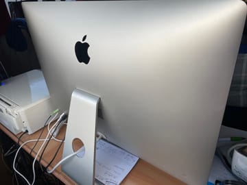 2019 Apple iMac 5K 27-inch Intel i9 3.6 GHz 8-core 16GB 256GB 575X