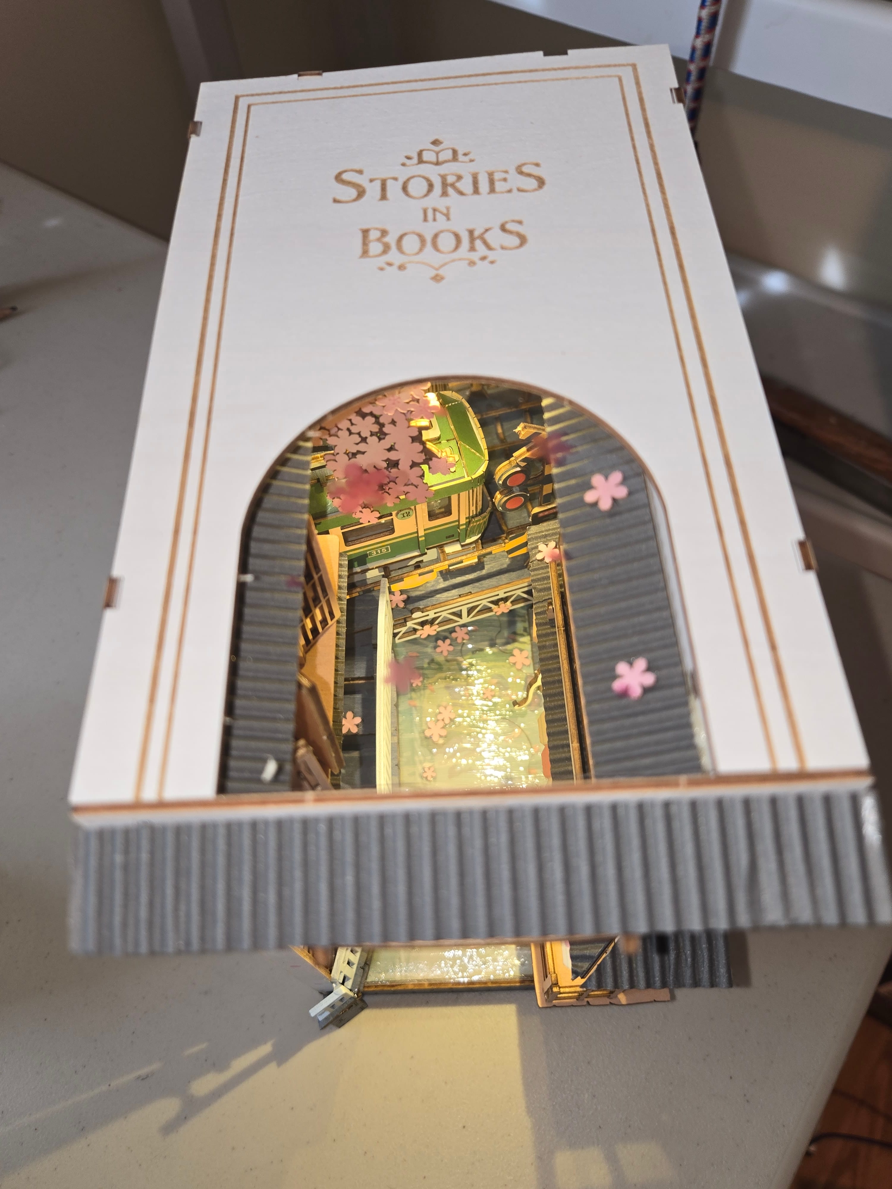 置物 Lime Rolife Sakura Densya Book Nook Shelf Insert TGB01 | Robotime