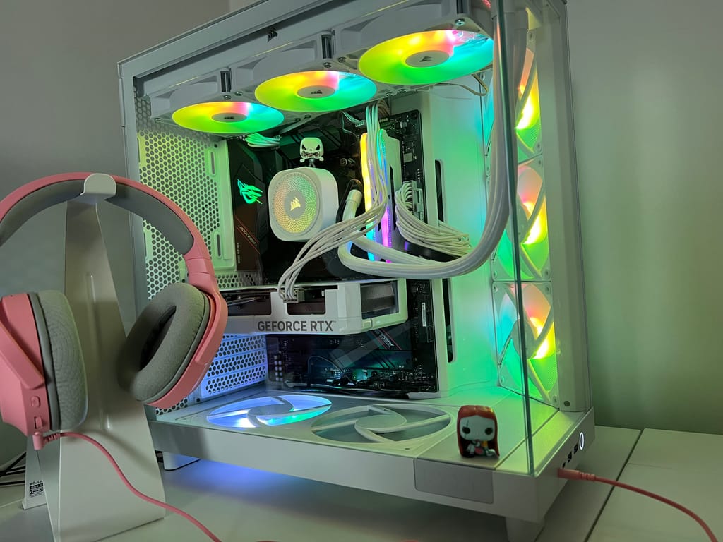 NZXT H6 FLOW RGB ホワイト PCケース NZXT H6 Flow RGB White Dual-Chamber ATX Case with Panoramic
