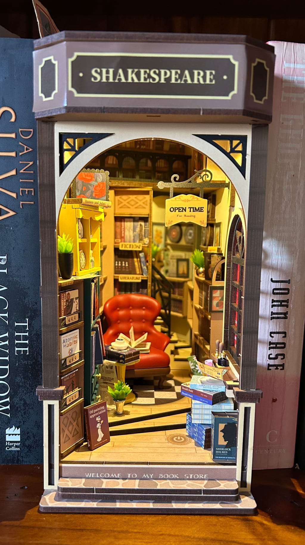 アクセサリー novel Rolife Bookstore DIY Book Nook Kit TGB07 | Robotime