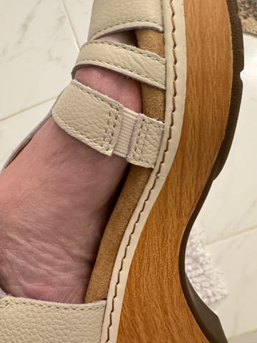 CLARKS ショーナ・マディ タン 418OPCRBghL.