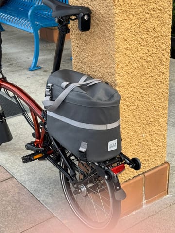 BROMPTON - BROMPTONバッグ Borough Roller Rack Bag | Brompton Bicycle USA