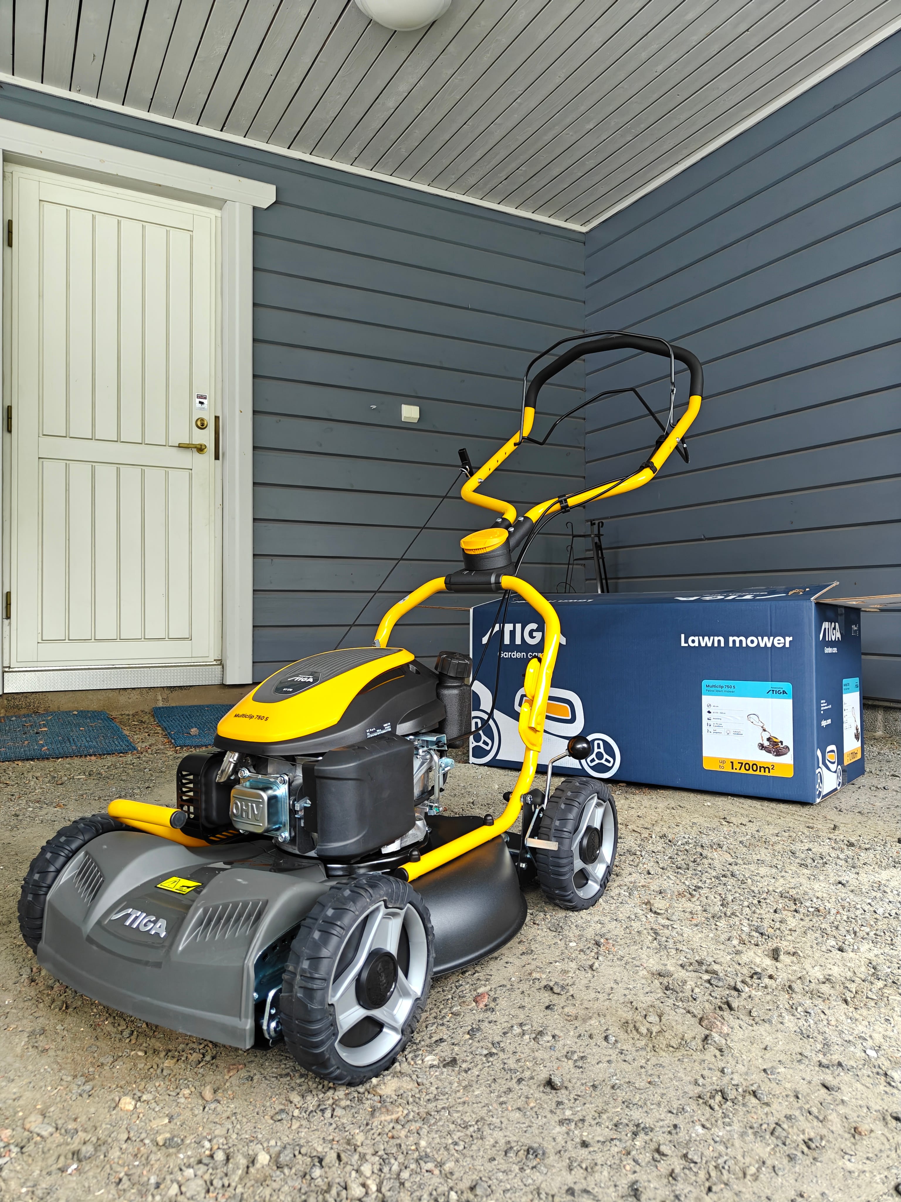 Petrol lawn mower Multiclip 750 S STIGA