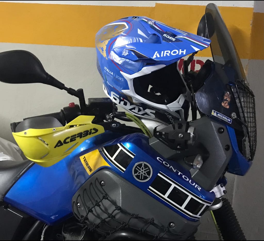 MX helmet Airoh Wraaap Six Days Italy 2025
