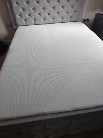 A customer photo for Emma® Original Mattress - The foam is very thin. Its more of coils. And you could feel the coils under you. Author: Dyan Rose Martinez. Dated: 2025-12-14