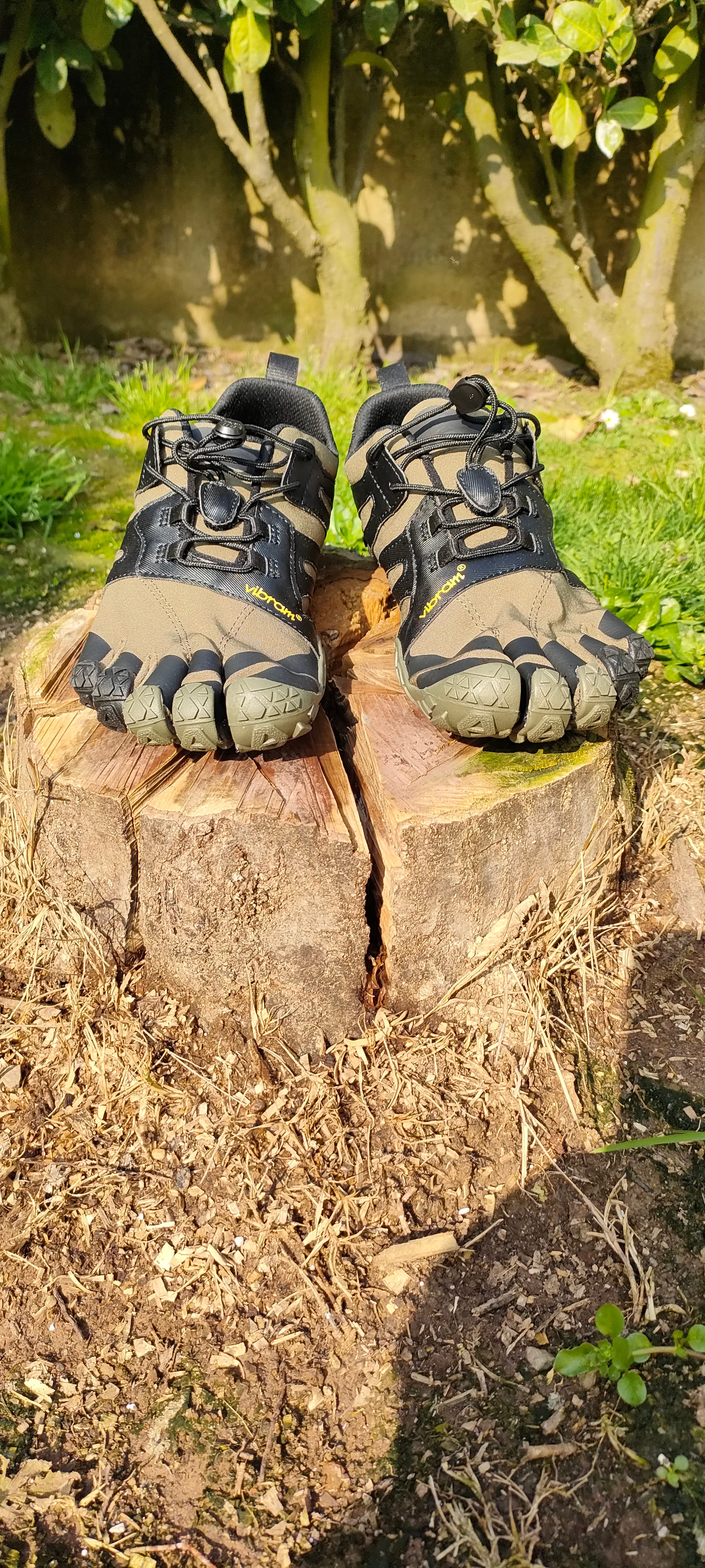 V-Trail 2.0 Black / Yellow | Man | Vibram