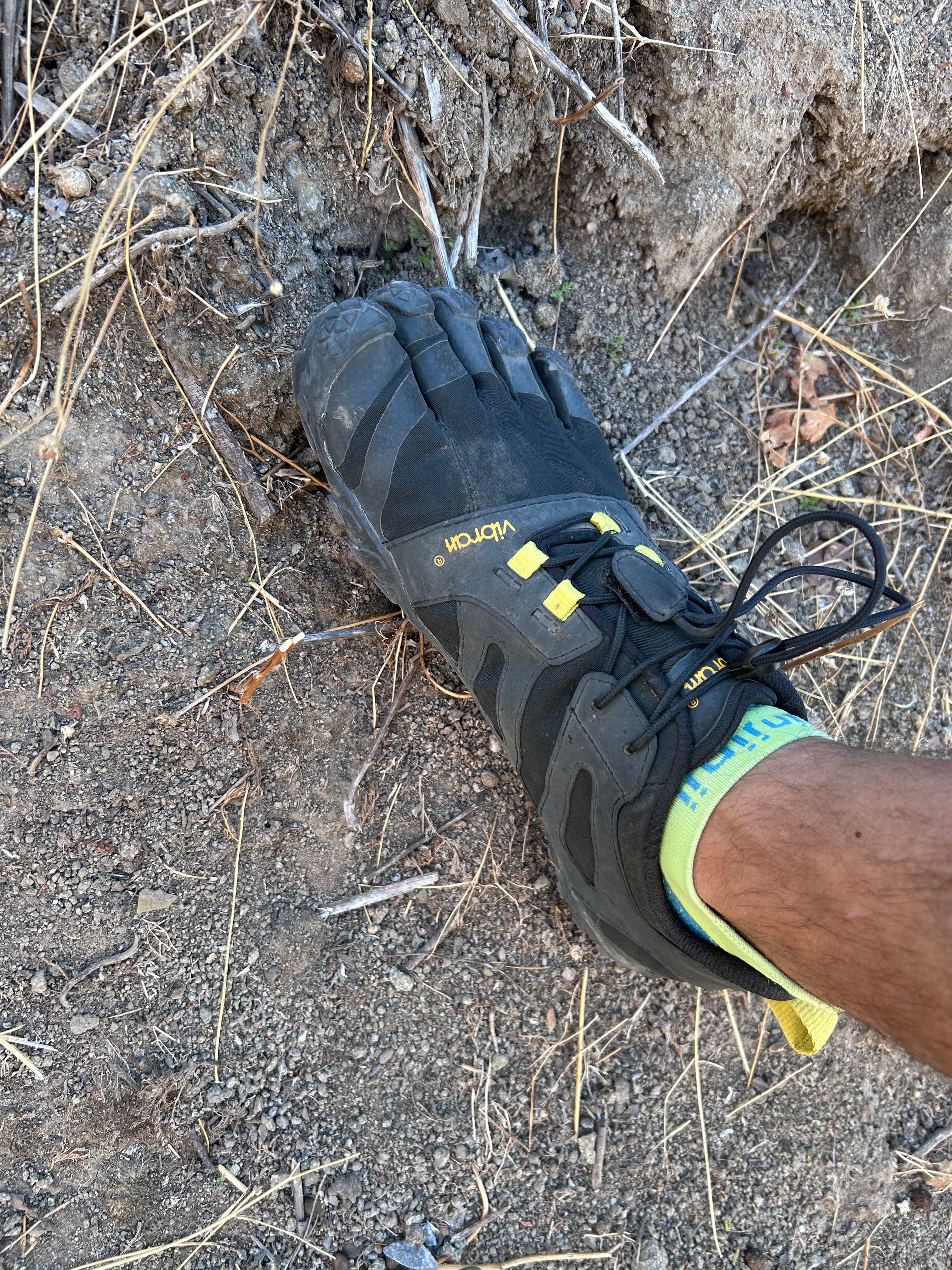 V-Trail 2.0 Black / Yellow | Man | Vibram