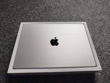 2025 Apple MacBook Pro 14-inch M5 10-core 24GB 1TB - Silver